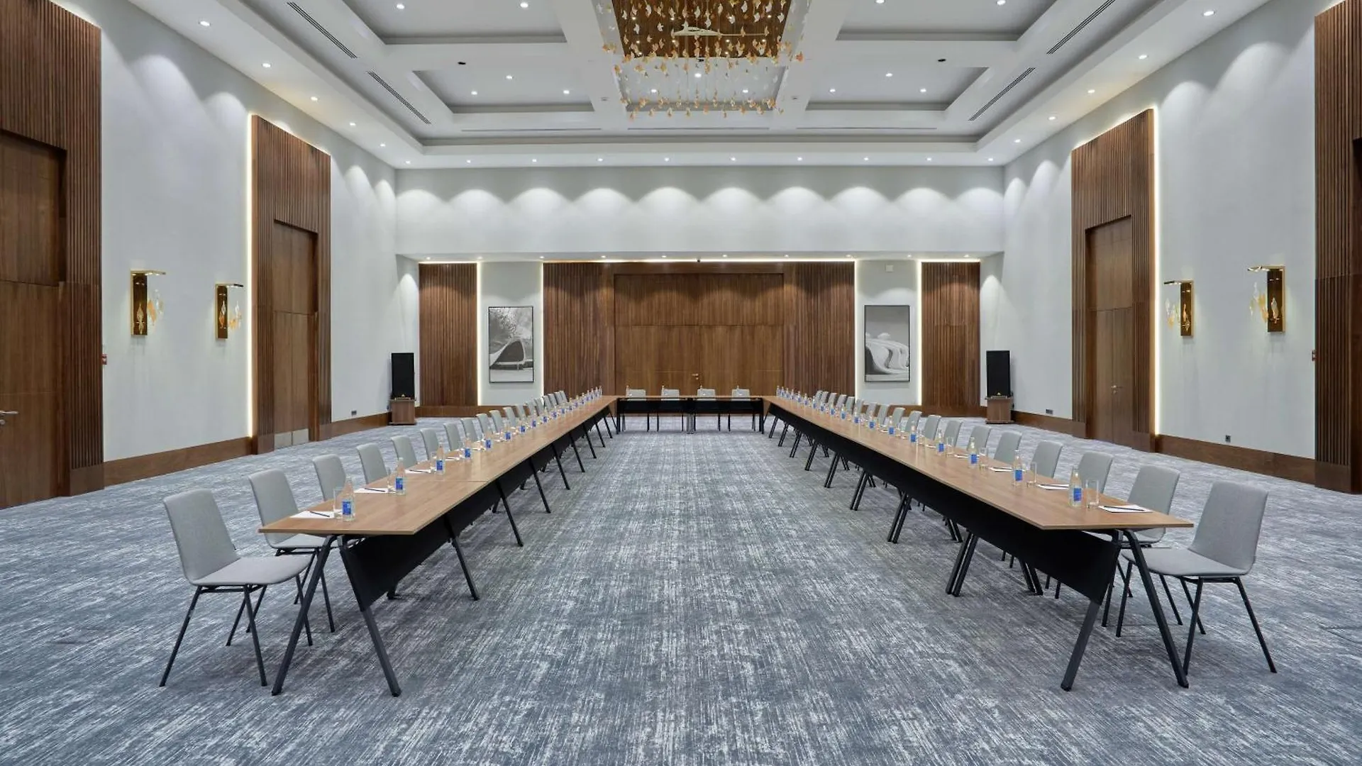 Radisson Hotel Baku 4*,